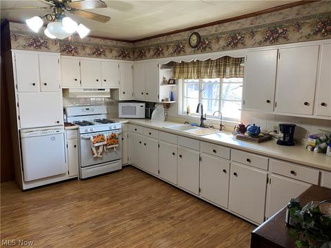 122 S 7th St, Dennison, OH 44621 photo 2