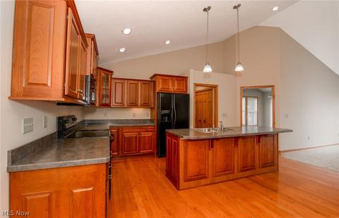 708 Aspen Key Dr, Wadsworth, OH 44281 photo 6
