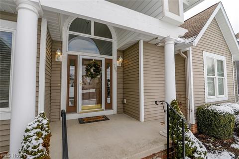 708 Aspen Key Dr, Wadsworth, OH 44281 photo 1