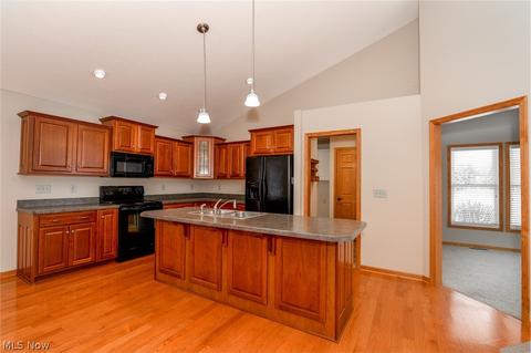 708 Aspen Key Dr, Wadsworth, OH 44281 photo 5