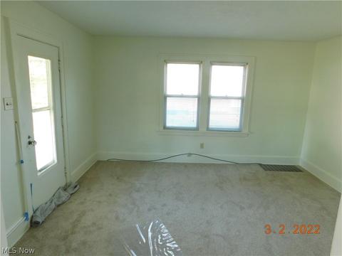 878 Independence Ave, Akron, OH 44310 photo 8