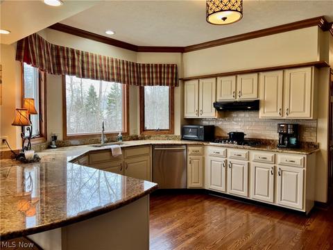 2043 E Highgate, Hudson, OH 44236 photo 9