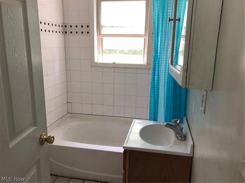602 Fuller Rd, Elyria, OH 44035 photo 4