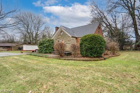 1538 Perry Dr NW, Canton, OH 44708 photo 3