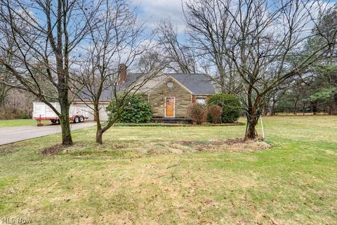 1538 Perry Dr NW, Canton, OH 44708 photo 2
