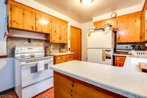 1538 Perry Dr NW, Canton, OH 44708 photo 7