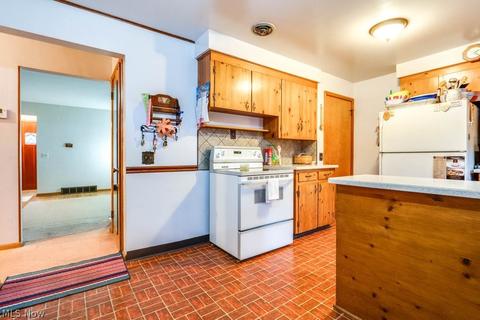 1538 Perry Dr NW, Canton, OH 44708 photo 9