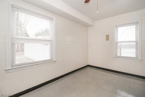 2309 E 35th St, Lorain, OH 44055 photo 9