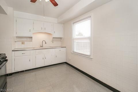 2309 E 35th St, Lorain, OH 44055 photo 8