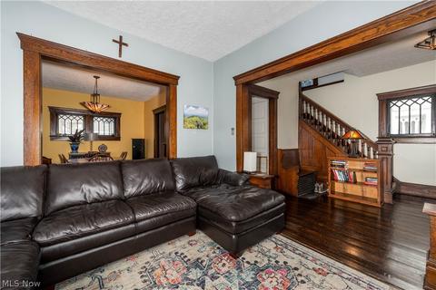 69 Mull Ave, Akron, OH 44313 photo 14