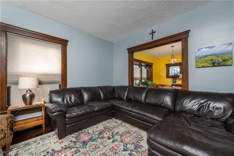 69 Mull Ave, Akron, OH 44313 photo 13