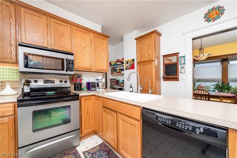 69 Mull Ave, Akron, OH 44313 photo 18