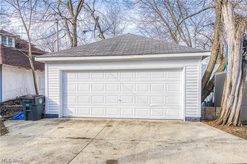 69 Mull Ave, Akron, OH 44313 photo 9