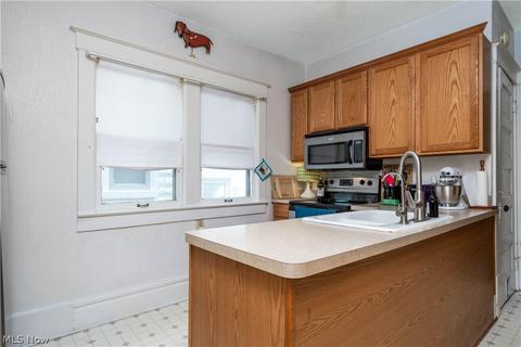 69 Mull Ave, Akron, OH 44313 photo 19