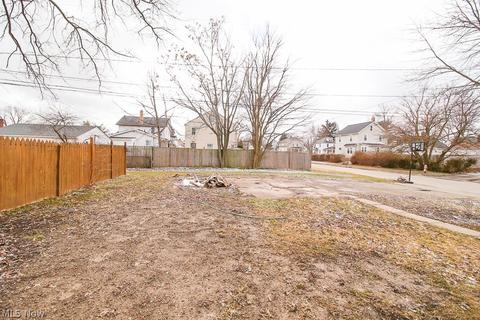 2500 E 31st St, Lorain, OH 44055 photo 2