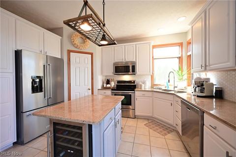 1099 Arrowhead Dr, Vermilion, OH 44089 photo 16