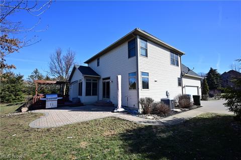 1099 Arrowhead Dr, Vermilion, OH 44089 photo 3