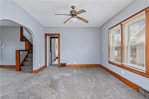 1339 Vane Ave, Akron, OH 44310 photo 2