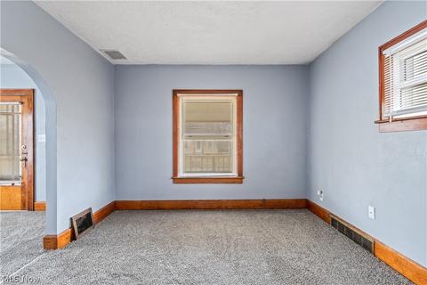 1339 Vane Ave, Akron, OH 44310 photo 7