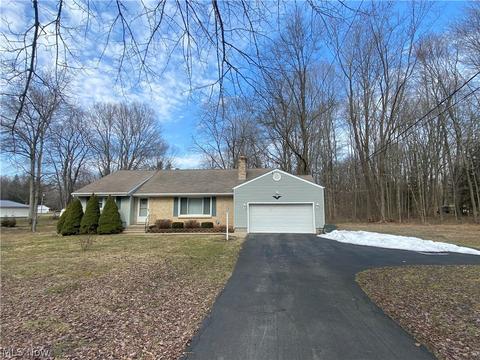1430 Mount Everett Rd, Hubbard, OH 44425 photo 1