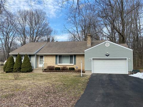 1430 Mount Everett Rd, Hubbard, OH 44425 photo 2