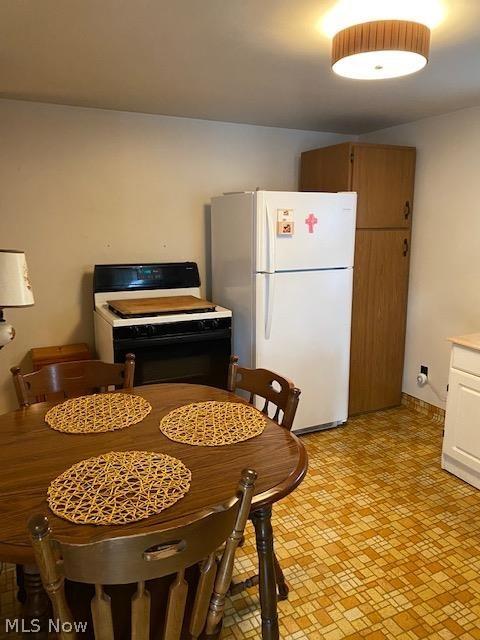 518 Elm St, Struthers, OH 44471 photo 9