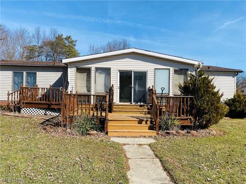 9938 Wolfe Rd, Windham, OH 44288 photo 2