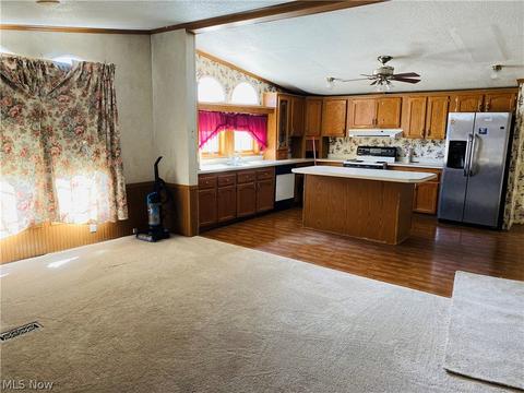 9938 Wolfe Rd, Windham, OH 44288 photo 4
