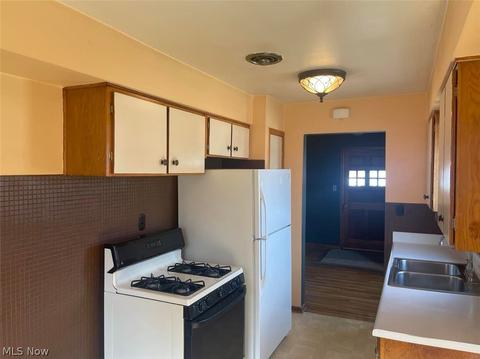 6399 State Rd, Parma, OH 44134 photo 7