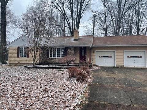 3883 Devon Dr SE, Warren, OH 44484 photo 1