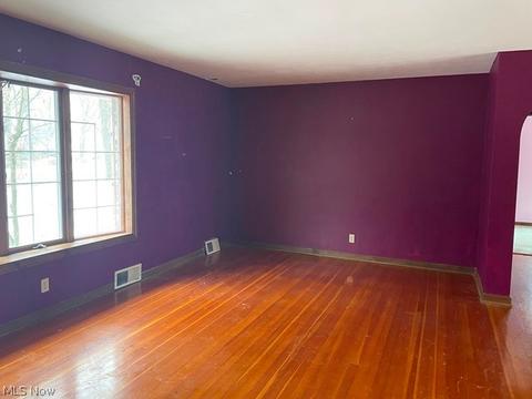 3883 Devon Dr SE, Warren, OH 44484 photo 2