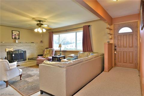 1936 Sequoya Dr, Youngstown, OH 44514 photo 2