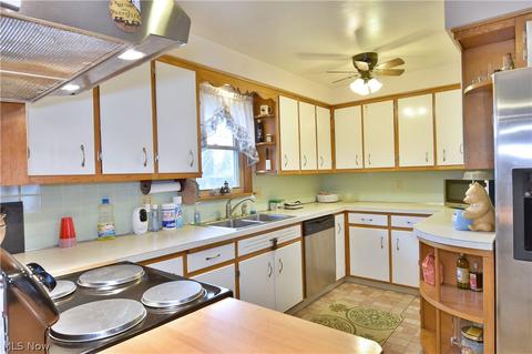 1936 Sequoya Dr, Youngstown, OH 44514 photo 11