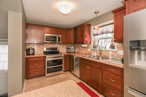 1903 Lorimer Dr, Parma, OH 44134 photo 12