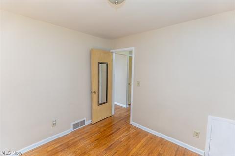 11275 Ronald Dr, Parma, OH 44130 photo 15
