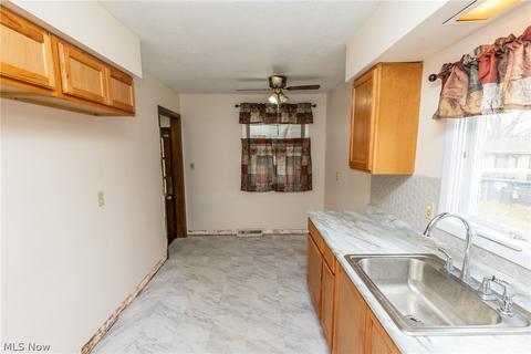 11275 Ronald Dr, Parma, OH 44130 photo 11