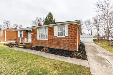 11275 Ronald Dr, Parma, OH 44130 photo 2