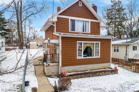 656 Hollibaugh Ave, Akron, OH 44310 photo 1