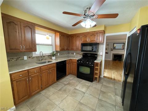 1806 Maple St, Wickliffe, OH 44092 photo 6