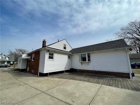1806 Maple St, Wickliffe, OH 44092 photo 4