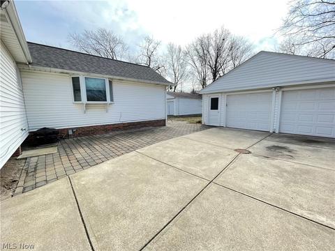 1806 Maple St, Wickliffe, OH 44092 photo 5