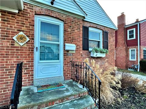 1806 Maple St, Wickliffe, OH 44092 photo 2