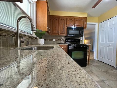 1806 Maple St, Wickliffe, OH 44092 photo 7