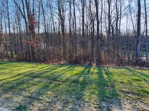 Ashmont Avenue Sw, Canton, OH 44706