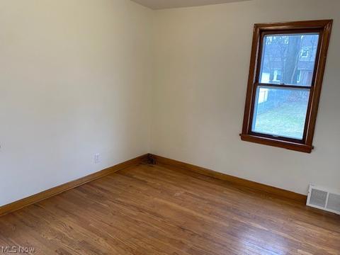 29338 Park St, Wickliffe, OH 44092 photo 5