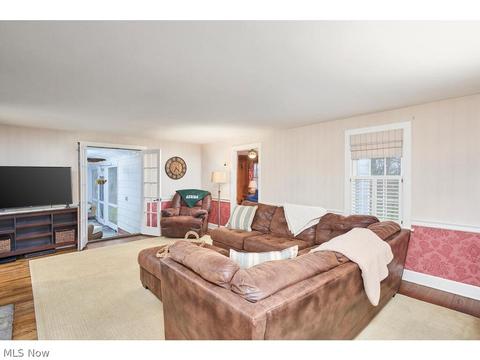 60 Maple Ln, Aurora, OH 44202 photo 3