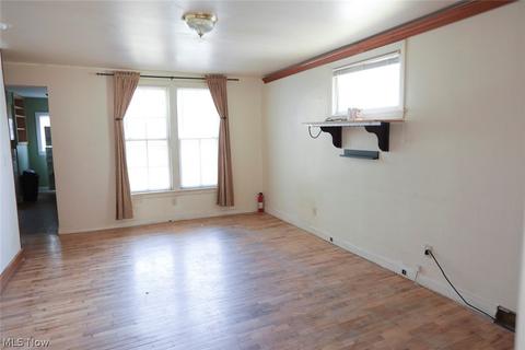 94 E Lorain St, Oberlin, OH 44074 photo 4
