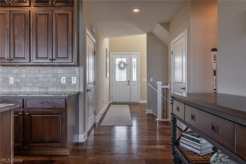 151 Seaborn Dr, Willowick, OH 44095 photo 3