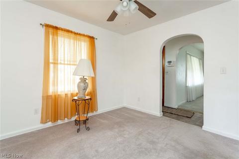 1885 E 36th St, Lorain, OH 44055 photo 9