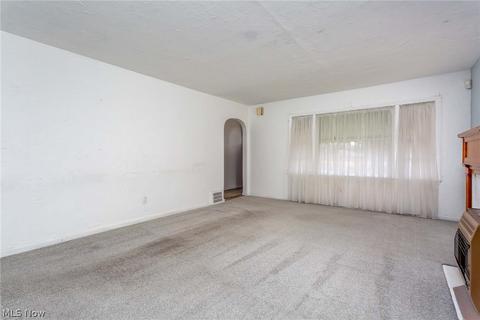 1885 E 36th St, Lorain, OH 44055 photo 11